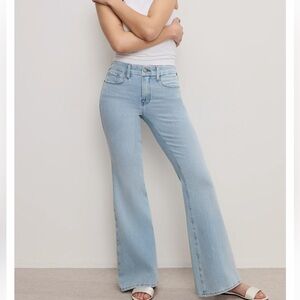 Good American Soft-Tech Good Petite Flare Jeans